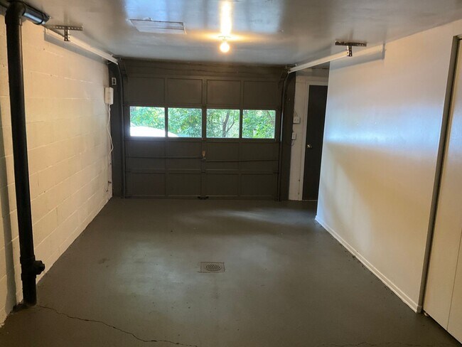 Building Photo - 3 Bed 2 Bath- Cannonsburg PA