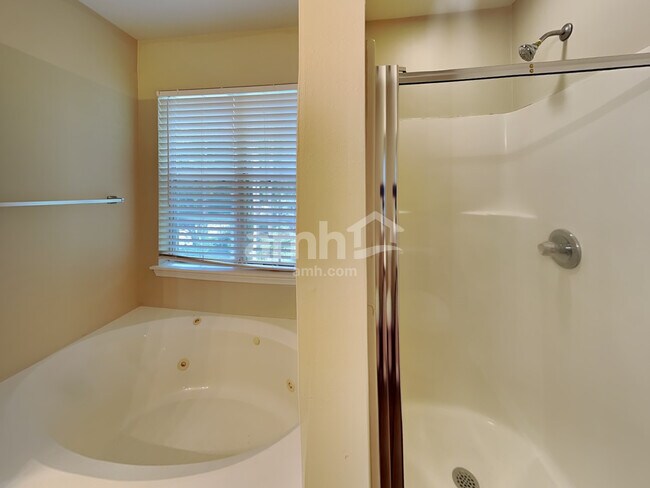 Building Photo - 8638 Flowers Court