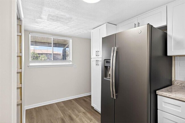 Building Photo - 6308 Newtown Cir