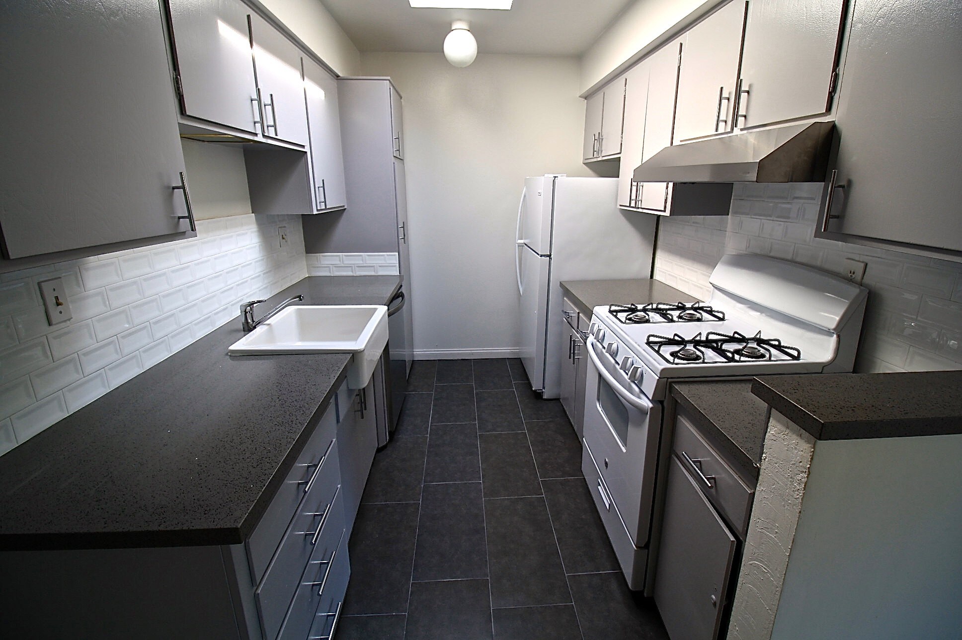 Building Photo - 11138 Aqua Vista St