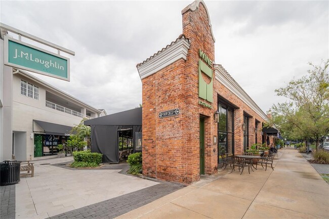 Building Photo - 762 S Village Cir
