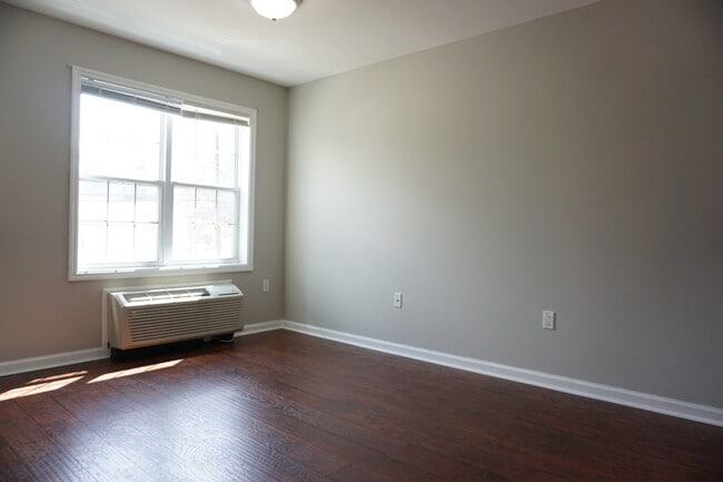 Building Photo - The Dayton