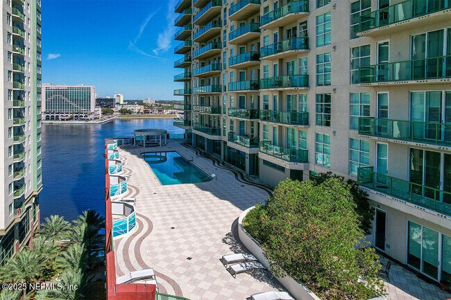 Building Photo - 1431 Riverplace Blvd