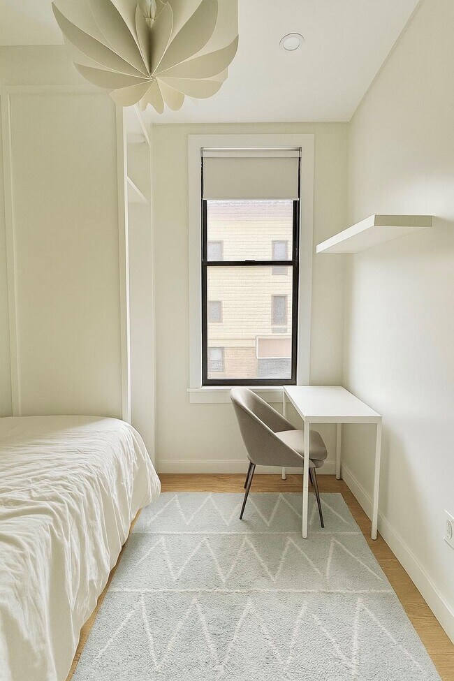 Building Photo - 192 Nassau Ave