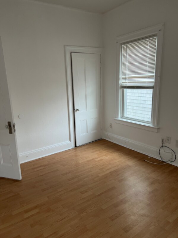 Building Photo - 191 West Ave