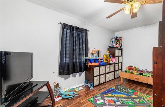 Building Photo - Beautiful 3 Bedroom, 2 Bathroom Home in No...