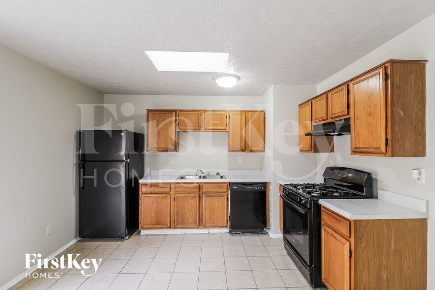 Building Photo - 6450 Peppermill Ln