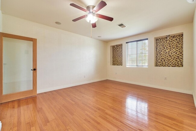 Building Photo - 82950 Vincent Dr