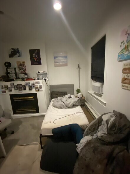 Building Photo - 370 S Negley Ave