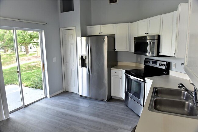 Building Photo - 271 Daniels Pointe Dr