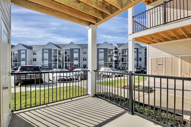 Building Photo - Renovated Mallard Creek Apartment for Lease!