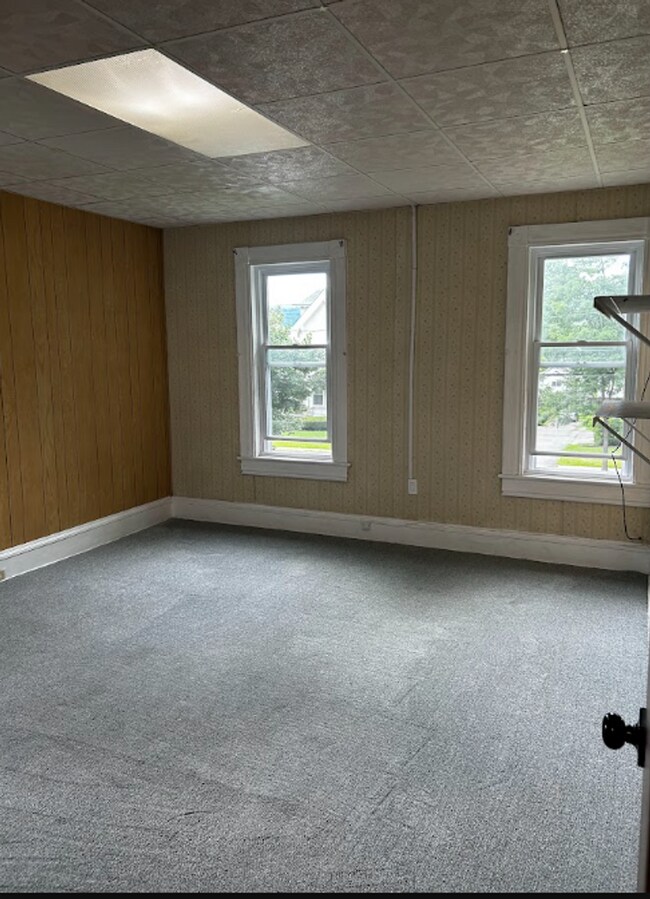 Building Photo - 1638 Sanderson Ave