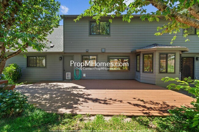 Building Photo - Updated Three Bedroom Home in Tigard!
