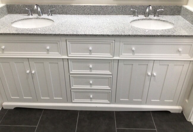 Building Photo - 2109 Marnel Rd