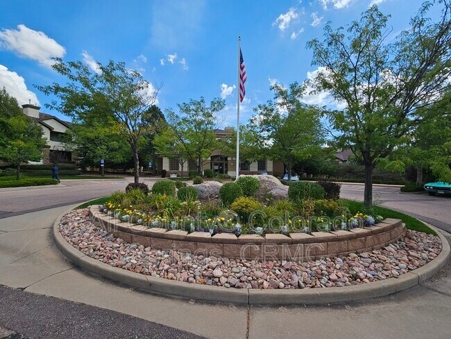 Building Photo - 3975 Riviera Grove