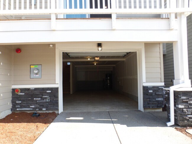 Building Photo - 15598 NW Brugger Rd
