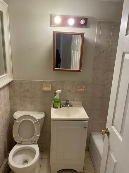 Building Photo - 17 Grand St