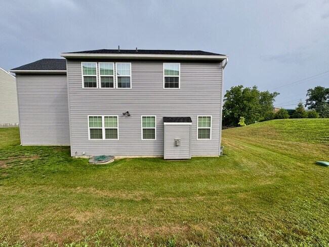Building Photo - 203 Braeburn Dr