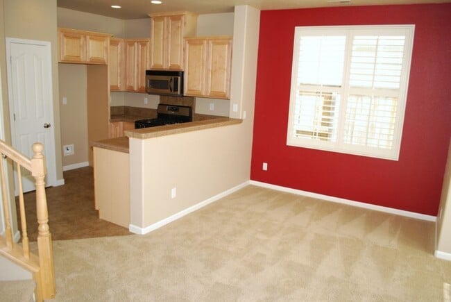 Building Photo - 8415 Oliva Rd