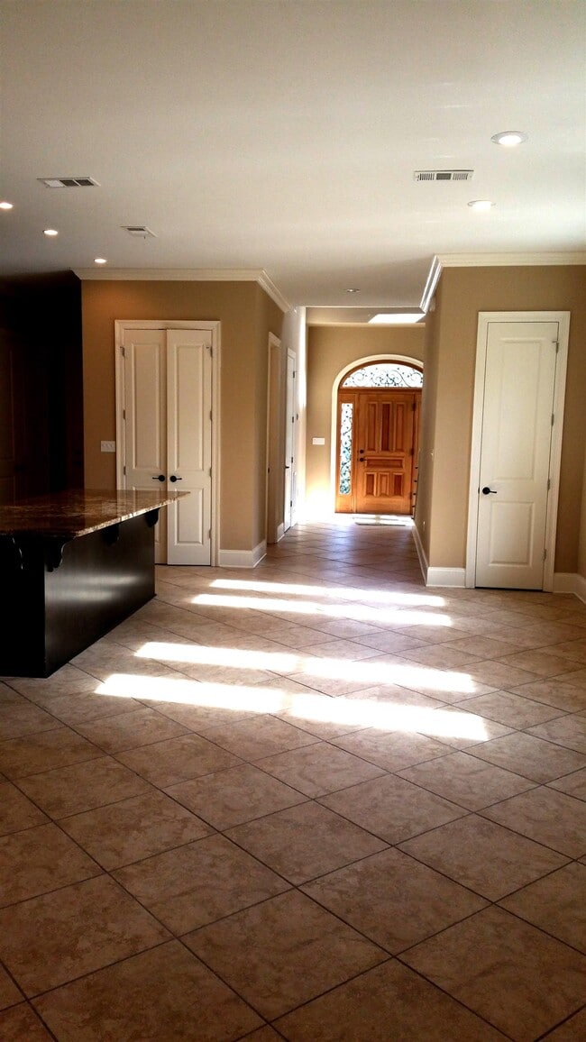 Building Photo - 1812 Ashley Hall Way