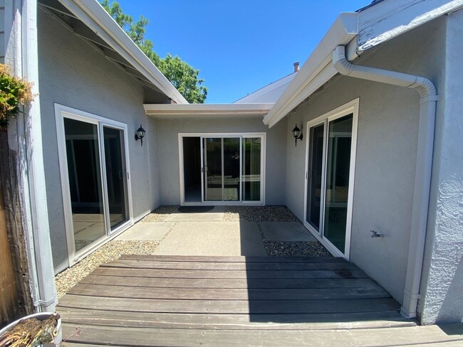 Building Photo - San Ramon Cozy Single Story 3 Bed / 2 Bath...