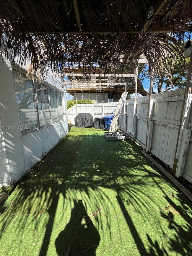 Building Photo - 6 Farrey Ln