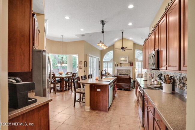 Building Photo - 8000 Hampton Park Blvd E