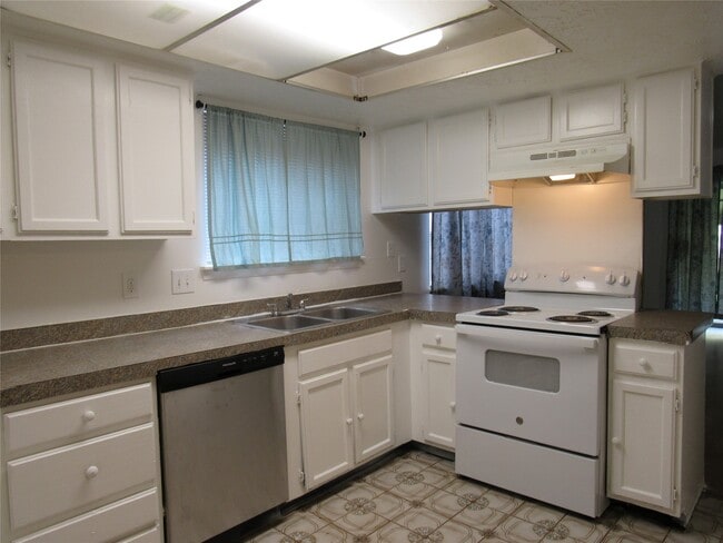 Building Photo - 8506 Sorrel Dr