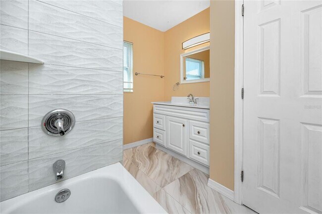 Building Photo - 3747 Shady Bluff Dr