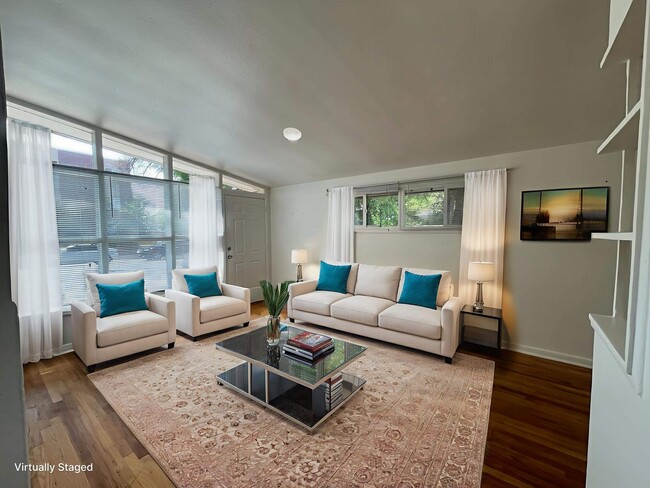 Primary Photo - Charming 2 Bedroom, 1 Bathroom Duplex in A...