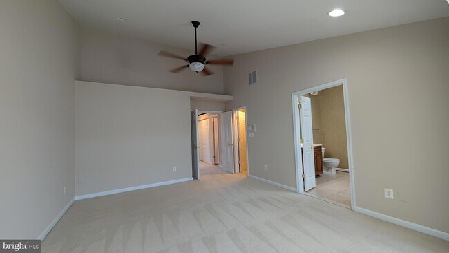 Building Photo - 42681 Rolling Rock Square