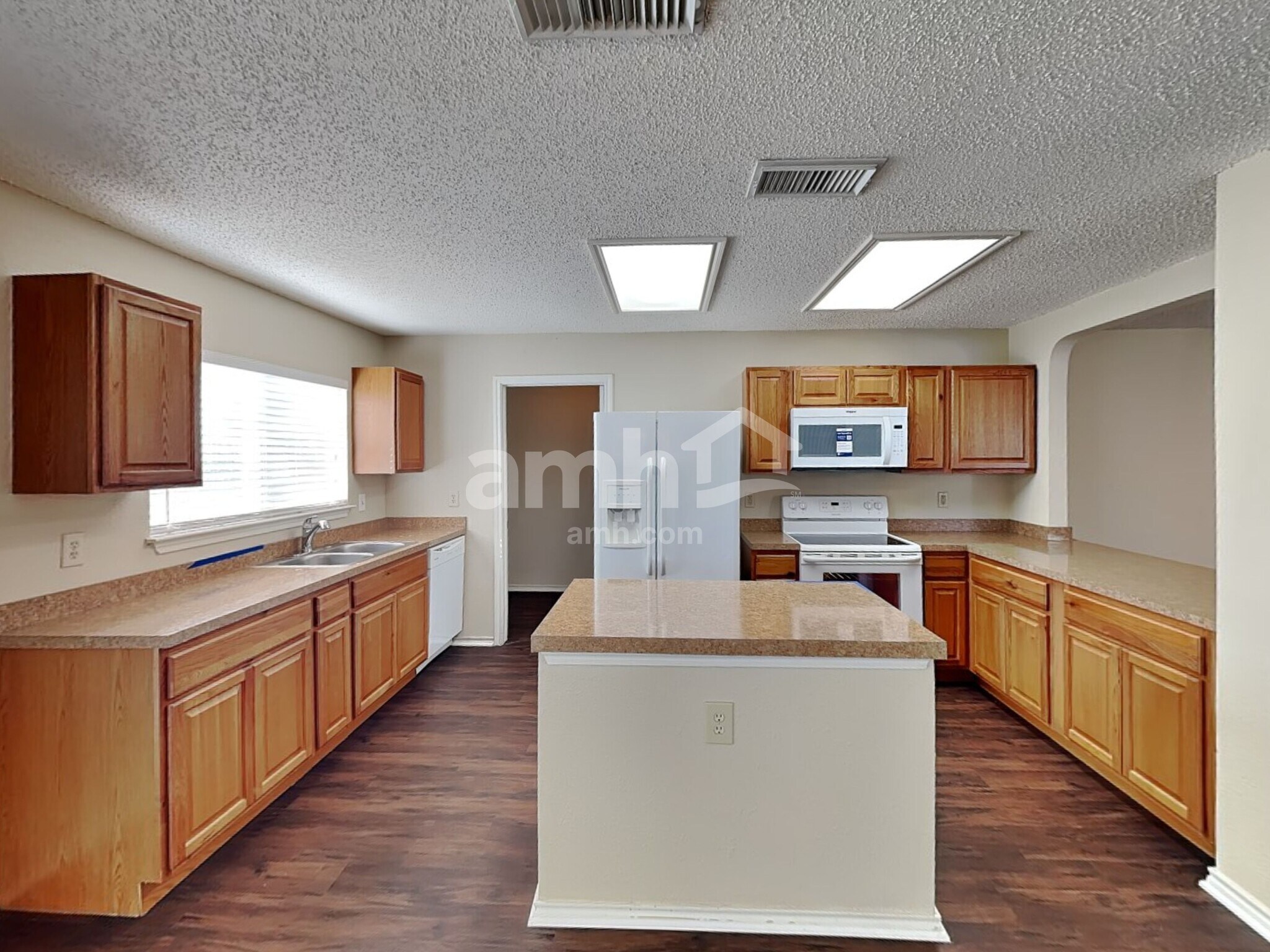 Building Photo - 9307 Sunlit Pt