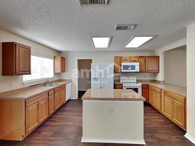 Building Photo - 9307 Sunlit Pt