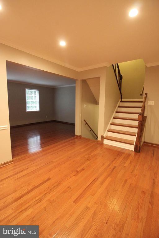 Building Photo - 5902 Langton Dr