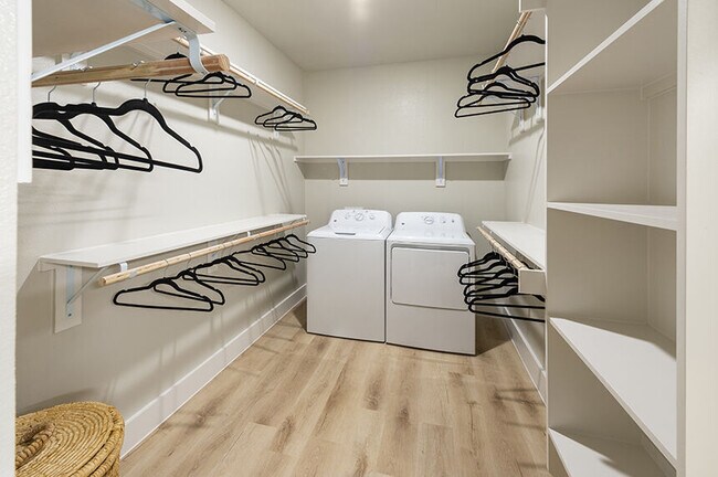 Building Photo - Now 6 Weeks Free Rent in Katy!