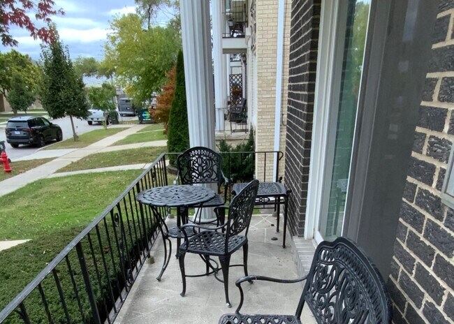 Building Photo - 4652 Custer Ave