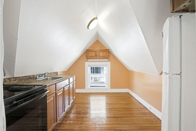 Building Photo - 49 Elmore St