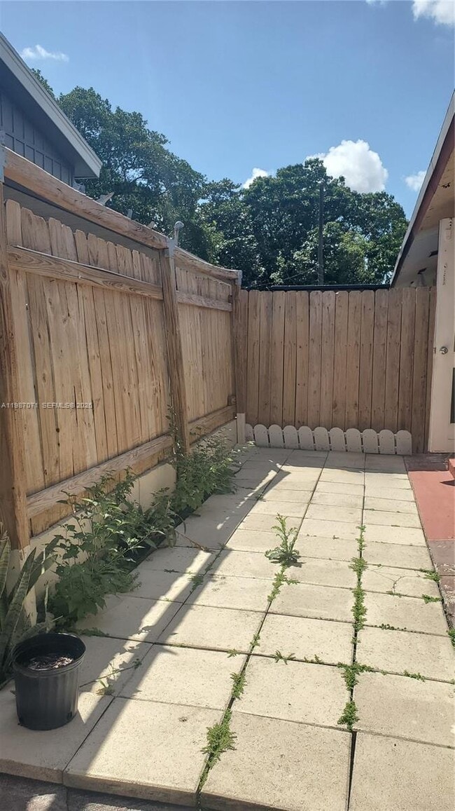 Building Photo - 2638 Taylor St