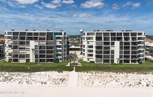 Building Photo - 2100 Ocean Dr S