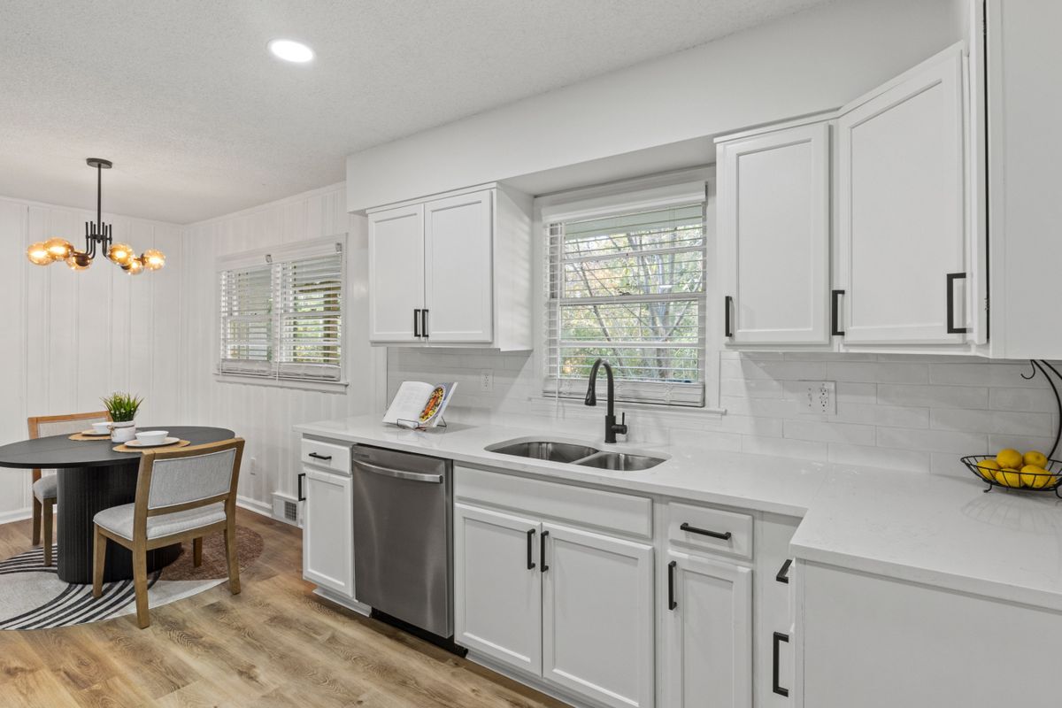 Building Photo - 2378 Green Forrest Dr