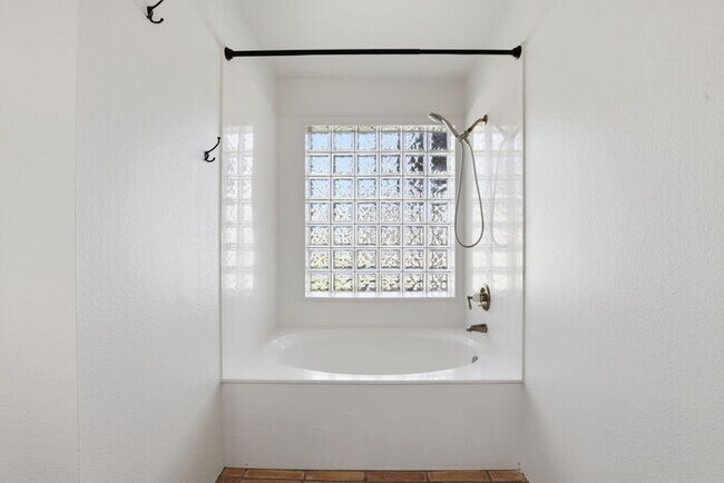 Building Photo - Beautiful Home in McCormick Ranch