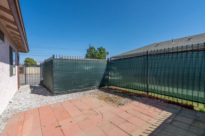 Building Photo - 526 Greystone Ln