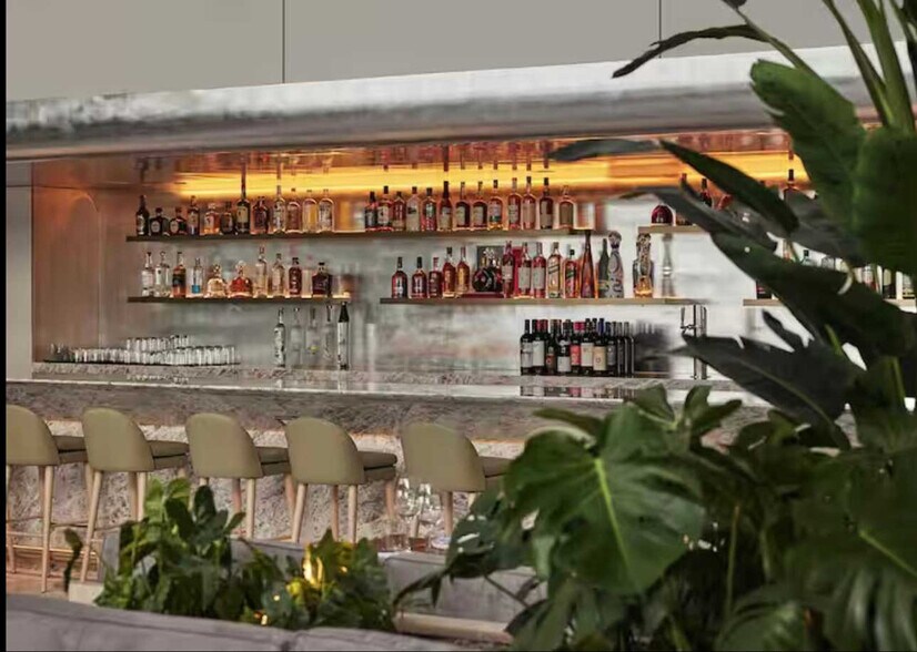 Building Photo - 1395 Brickell Ave