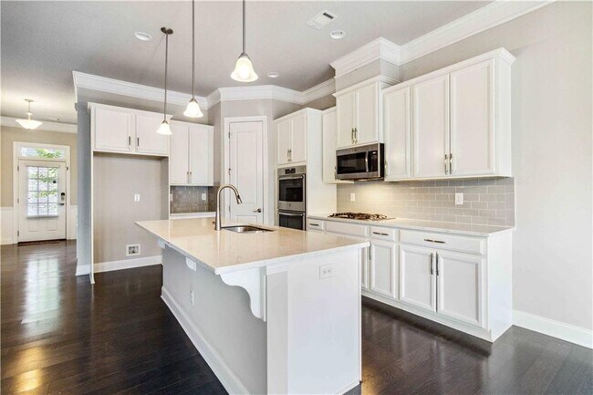 Building Photo - 510 Suwanee Pass Ln