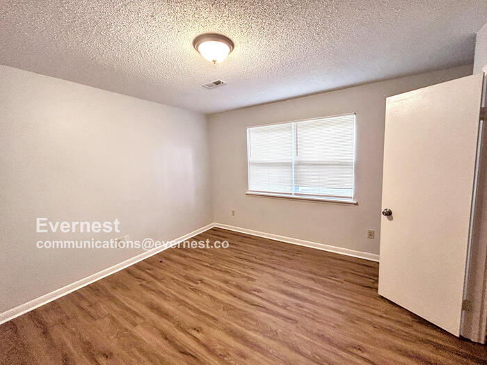 Building Photo - 14013 Armond Dr