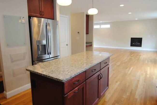 Building Photo - 37 Schwinn Dr