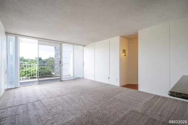Building Photo - $2,600 / 2br - 2 Bed 1 Bath Condo In Valleyview Melemanu
