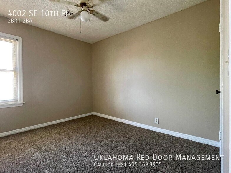 Building Photo - 4002 SE 10th Pl