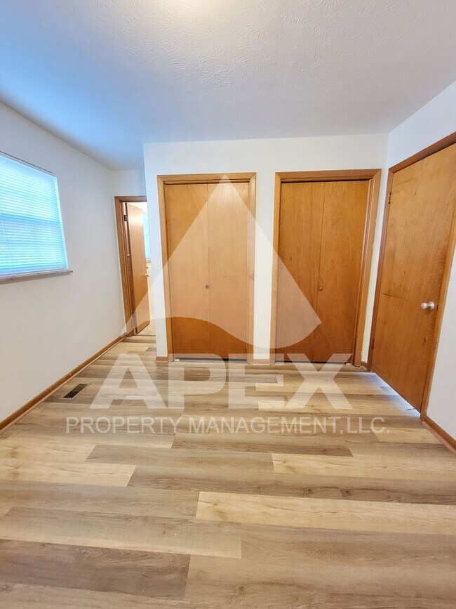 Building Photo - Spacious Ground Floor 1 Bd - 1Ba Apartment in Fountain City! W/D Hookup!