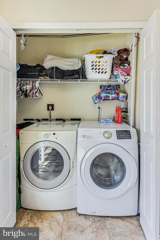 Building Photo - 6063 Sirenia Pl